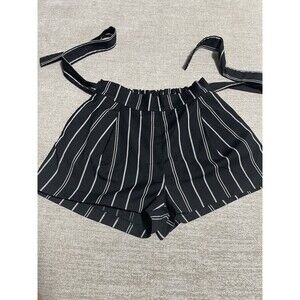 Divided HM Shorts Women’s Size 4 Stripes Black